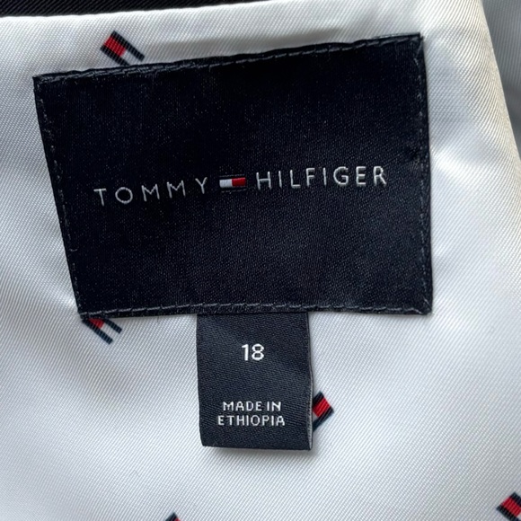 Tommy Hilfiger Boys' Bi-Stretch Alexander Blazer with Pocket Square Navy | 18 - Picture 11 of 12